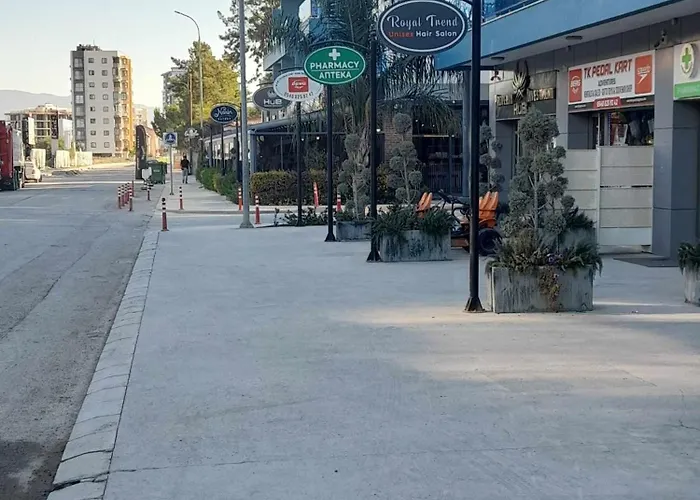 Long Life Iskele アパート